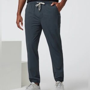 Vuori Kore Grey Lightweight Athletic Pant/Jogger w/Boxers Zip Pocket Men's Med
